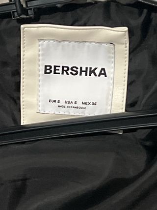 Chaqueta pelo Bershka beige