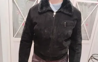 Cazadora ante negra piel auténtica.