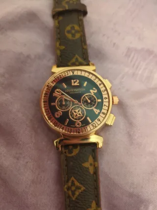 Reloj Louis Vuitton Marrón y Dorado