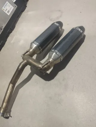 Escape Yamaha FZ600 2008 Doble Carbono