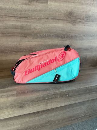 Paletero Bullpadel Flow Rosa y Turquesa