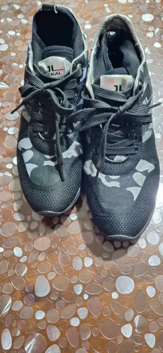 Sneakers camouflage nero grigio