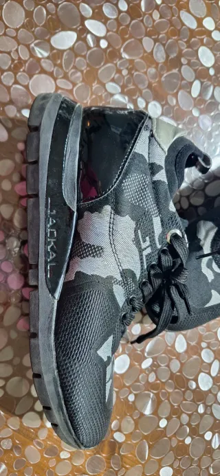 Sneakers camouflage nero grigio