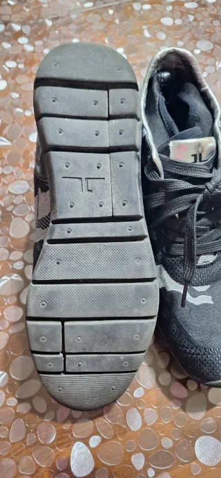 Sneakers camouflage nero grigio