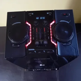 Equipo de Sonido LG Portátil 500W