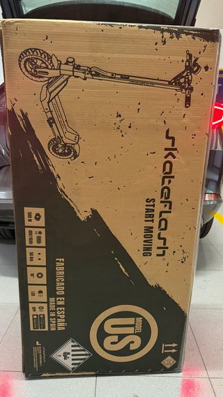 Monopatín , patinete eléctrico, nuevo en su caja