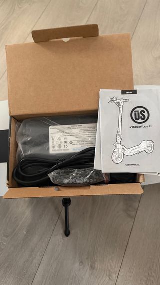 Patinete eléctrico, nuevo en su caja a estrenar