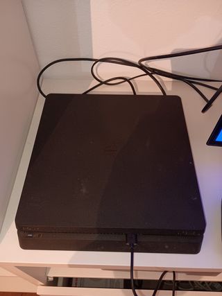 PlayStation 4 Slim 1TB Nera