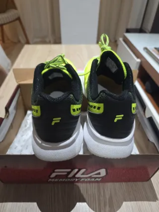 Zapatillas Fila Talla 40 Verde y Negro