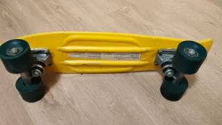 Patineta amarilla para niños