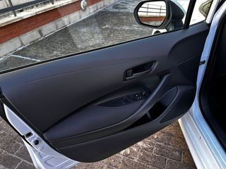 Toyota Corolla 1.8 125H BUSINESS