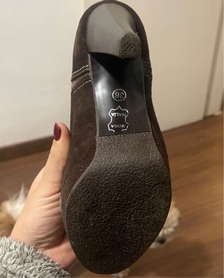 Botines tacón nobuk marrones talla 36
