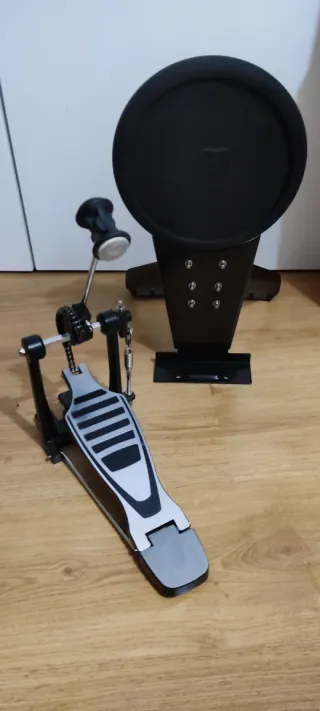 Bombo electrónico y pedal
