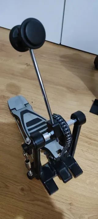 Bombo electrónico y pedal