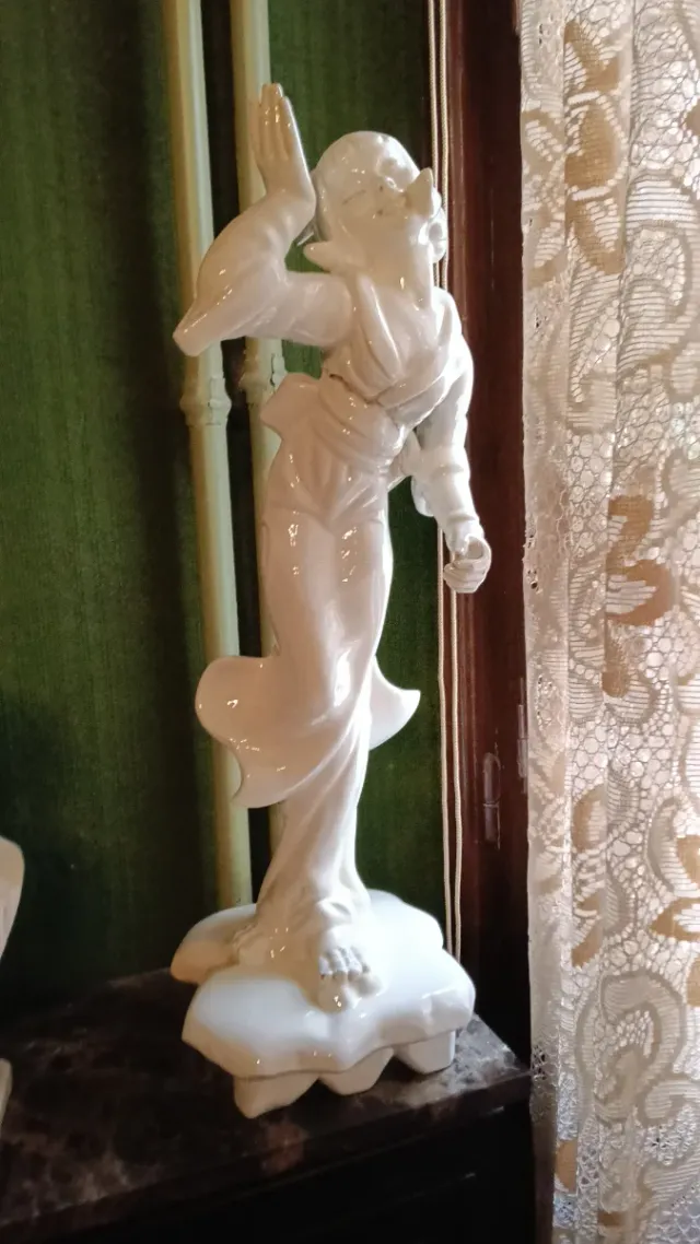 Figura Geisha Japonesa Blanca