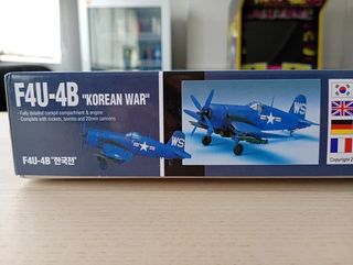 F4U-4B CORSAIR MAQUETA ACADEMY 1/48