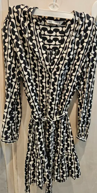 Vestido Zara estampado blanco y negro