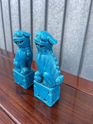 2 figuras de cerámica azul