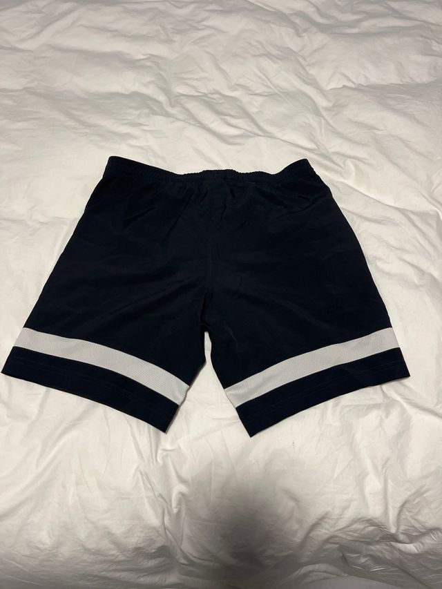 Pantalón corto Nike negro y blanco