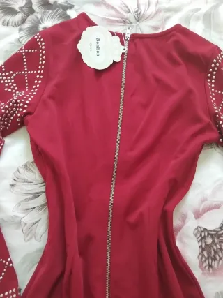 Vestido fiesta rojo con pedrería