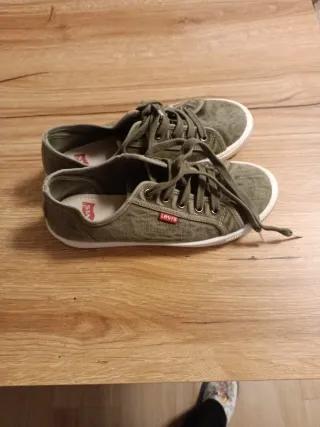 Zapatillas Levi's verdes