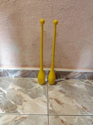 2 Barras de Malabares Amarillas