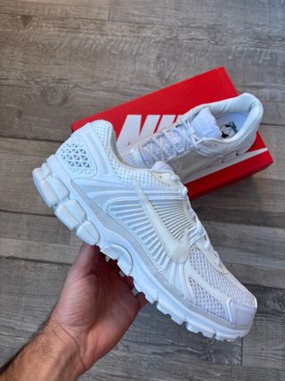 Zapatillas Nike Zoom Vomero 5 Blancas Talla 44.5