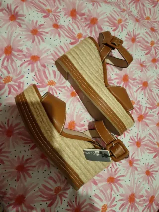 Zapatos de cuña con esparto