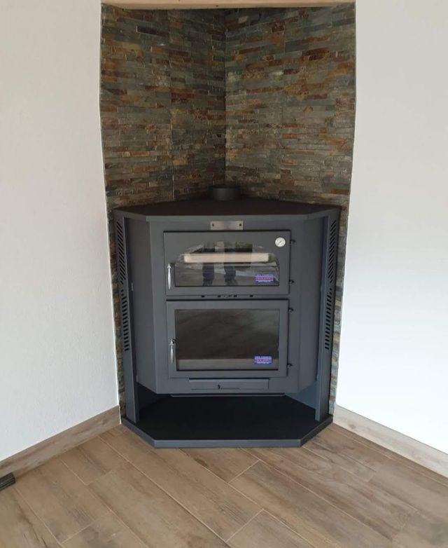 NUOVA Stufa a legna con forno e camino