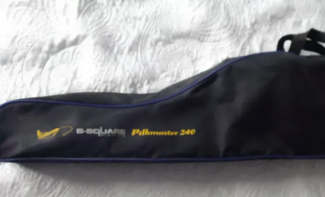 Caña de pesca con carrete y funda