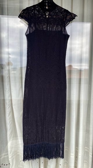 Vestido negro de encaje