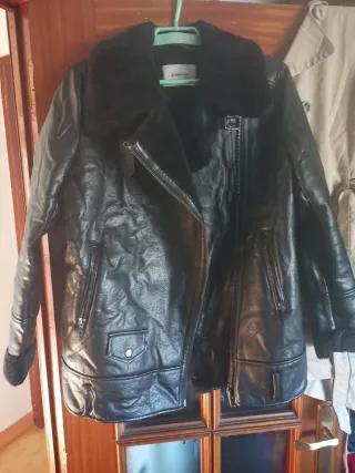 Cazadora Stradivarius Negra Talla M