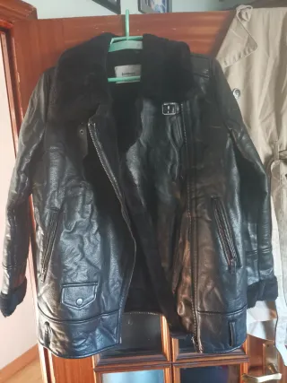 Cazadora Stradivarius Negra Talla M