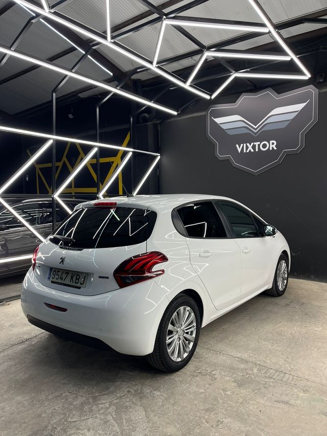Peugeot 208 1.2 PureTech Style 82
