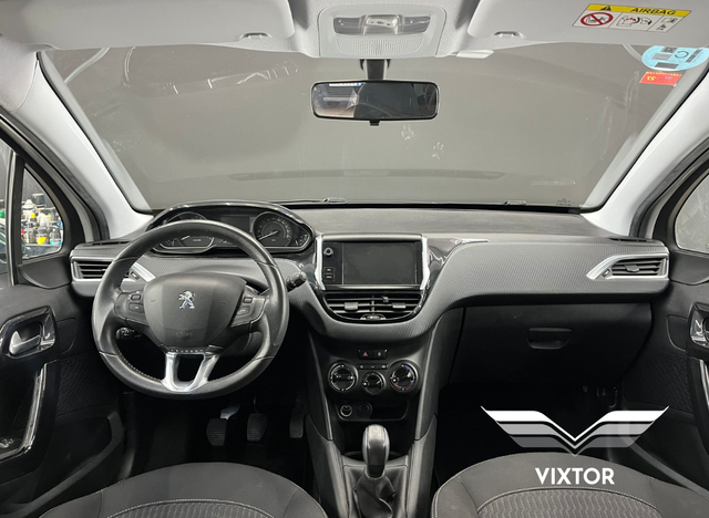 Peugeot 208 1.2 PureTech Style 82