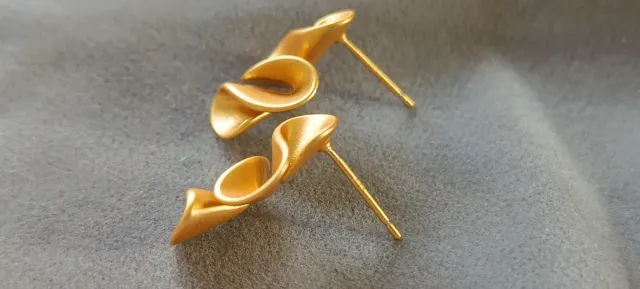Pendientes Abstractos de Plata Bañados en Oro 18K