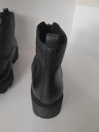 Botines de Piel Negros