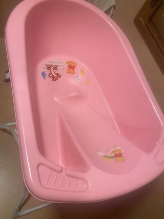 Bañera para bebé rosa con soporte