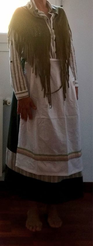Traje de casera Baserritar jantzia a estrenar