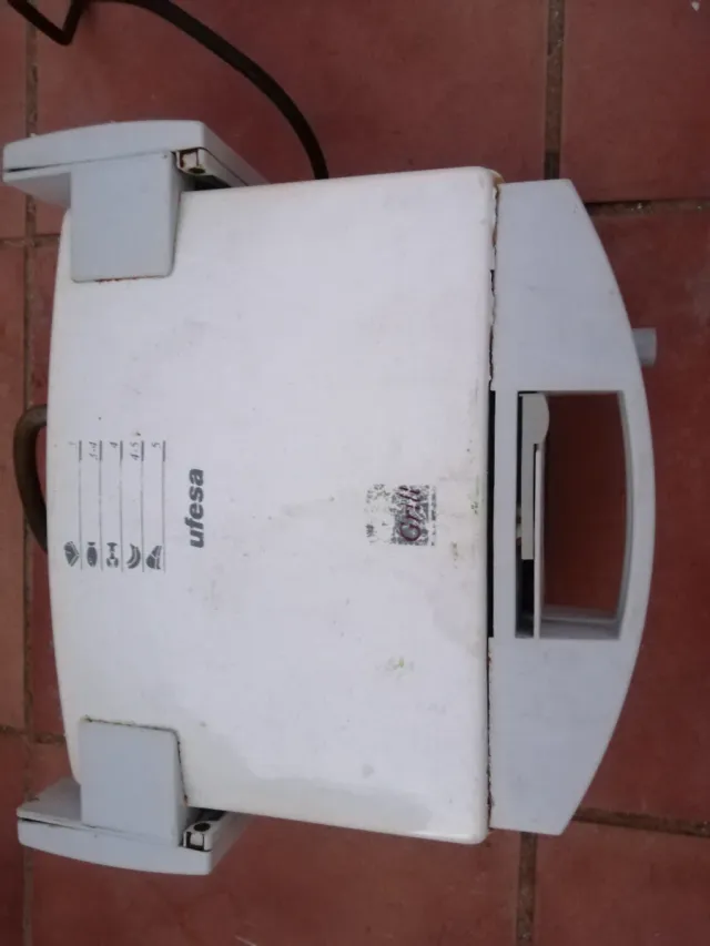 Sandwichera Ufesa familiar