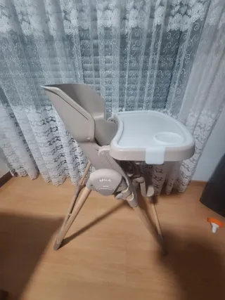 Trona MILA para bebé