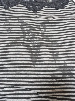 Camiseta tirantes con encaje. Talla L