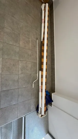 Tessuto per tende con bracci invisibili