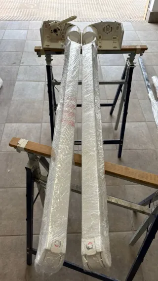 Tessuto per tende con bracci invisibili