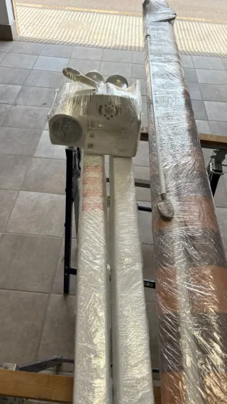 Tessuto per tende con bracci invisibili