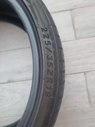 Neumático Roadx 225/35/19 - 80% vida útil