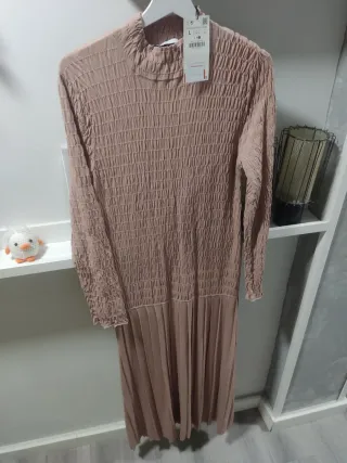 Vestido Zara T. L. Es el más grande de este modelo