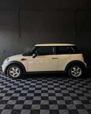 MINI ONE 2010