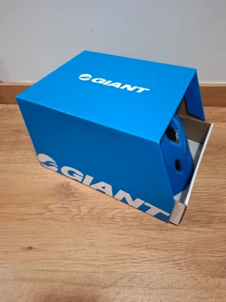 Casco de niño azul Giant