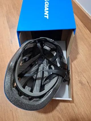 Casco de niño azul Giant